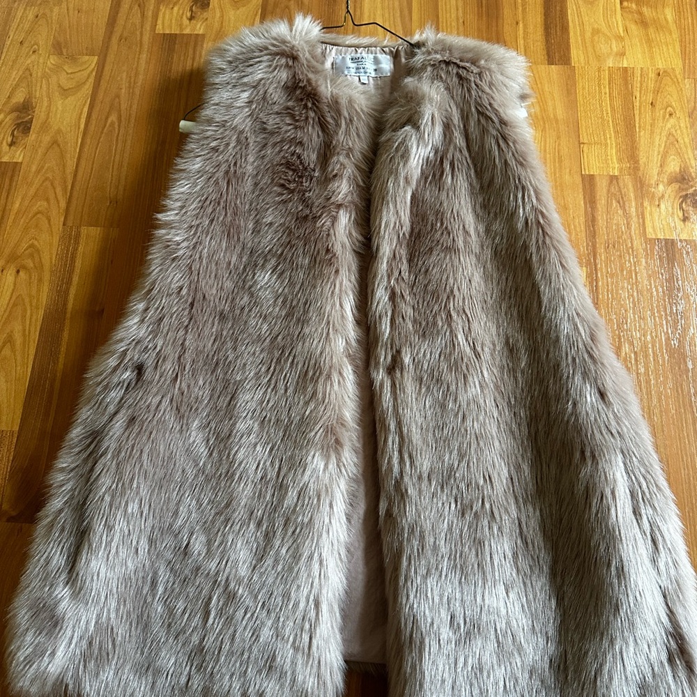 Zara Trafaluc Blush Faux Fur Vest